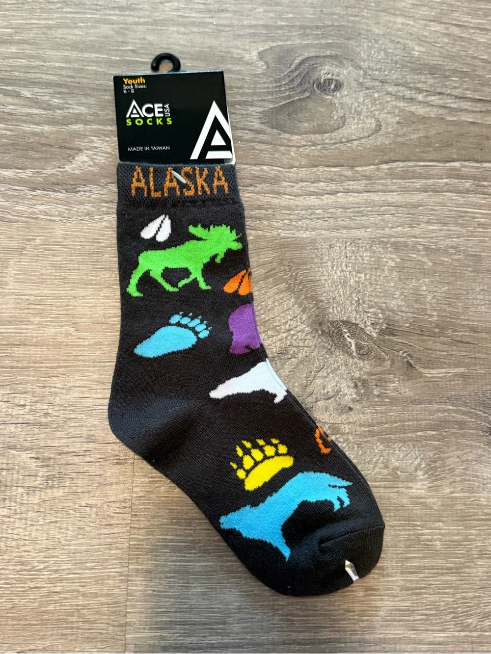 Alaska Exclusive Socks Wildlife Animal Design